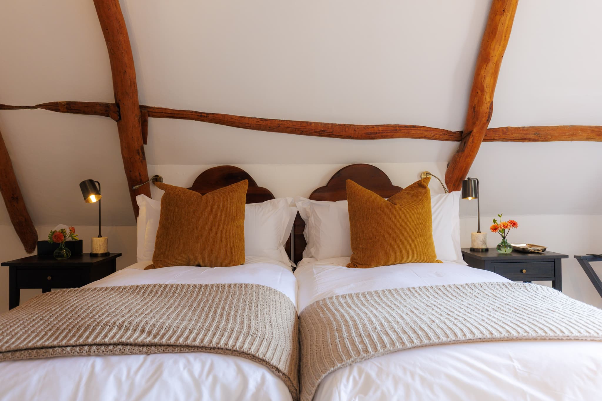 Marigold Room - Attic bedroom with exposed beams - Image 3 of 3